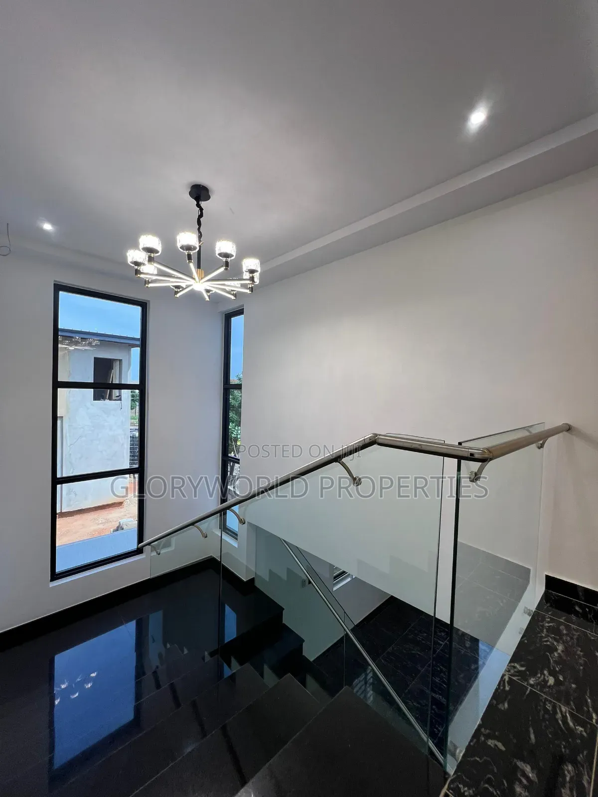 5bdrm Mansion in East Legon for sale