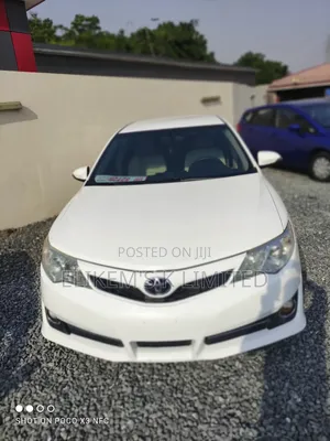 Toyota Camry LE 4dr Sedan (2.5L 4cyl 6A) 2014 White