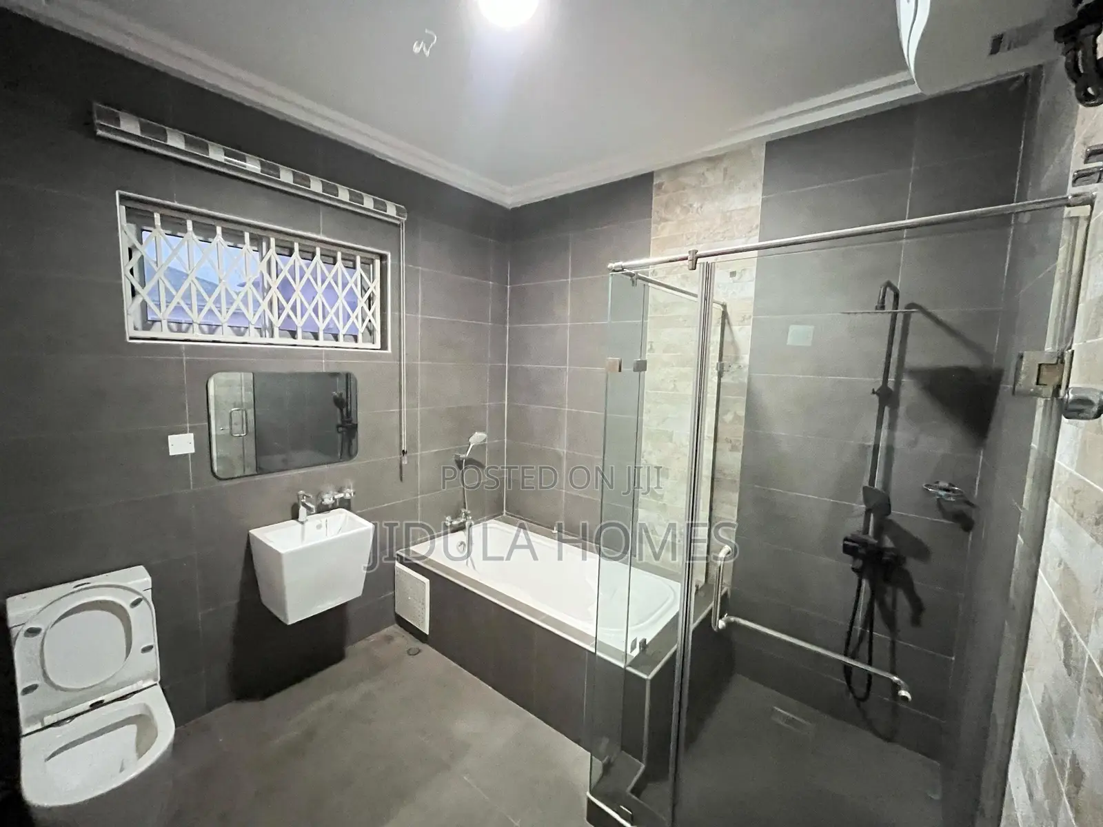 4bdrm House in East Legon Trassaco, Boundary Road Area for rent