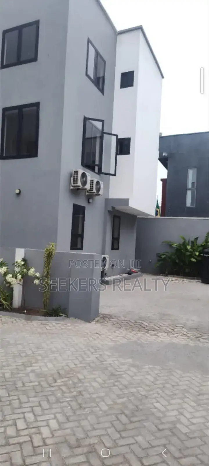 4bdrm Townhouse / Terrace in Seekers Realty, Cantonments for rent