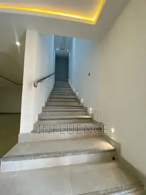 4bdrm House in Palace Mall Area, East Legon for sale