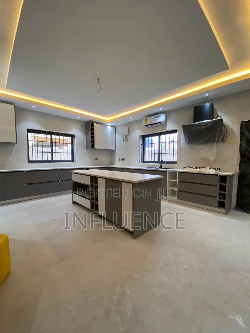 4bdrm House in Palace Mall Area, East Legon for sale