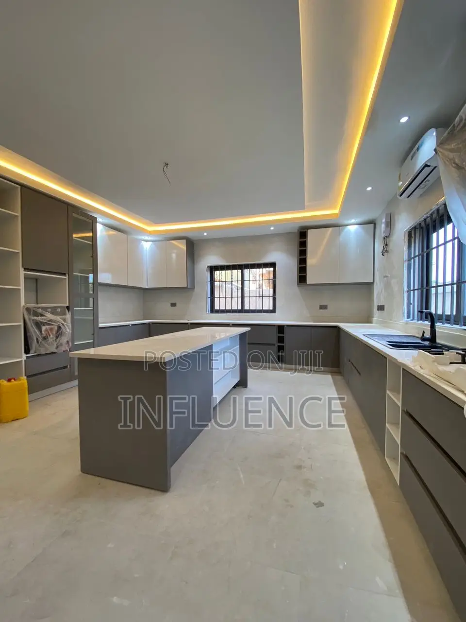 4bdrm House in Palace Mall Area, East Legon for sale