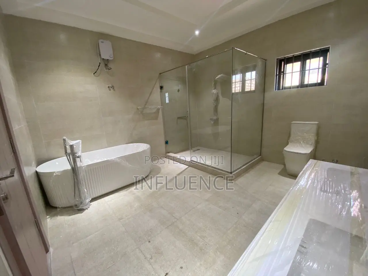 4bdrm House in Palace Mall Area, East Legon for sale