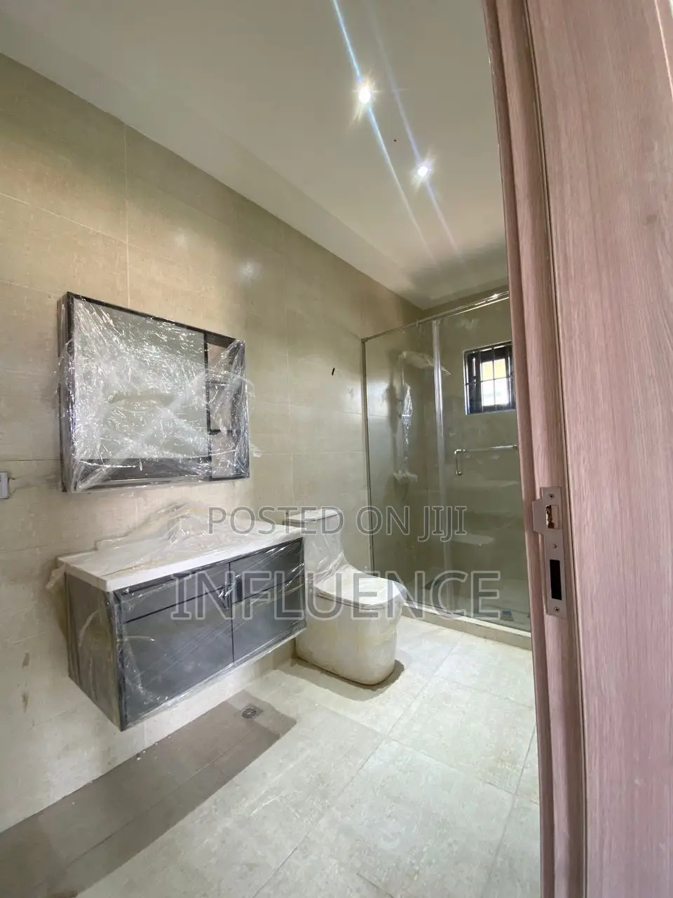 4bdrm House in Palace Mall Area, East Legon for sale