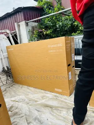 Brand New 55”Du8000 Uhd Smart Glossy Television