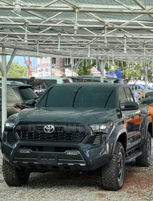 Toyota Tacoma 2024 Black