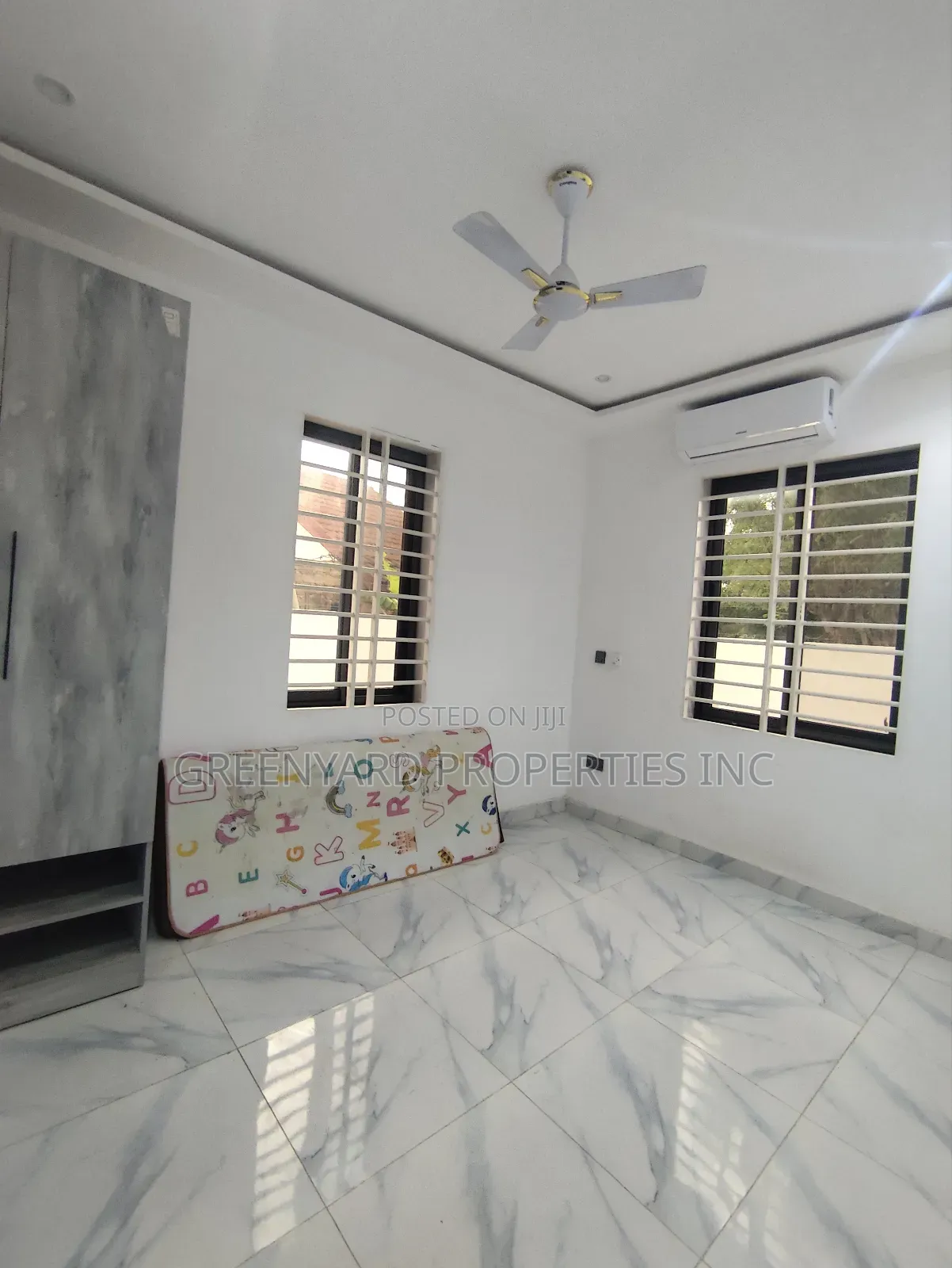 3bdrm Townhouse/Terrace in School Junction, Ashaley Botwe for sale