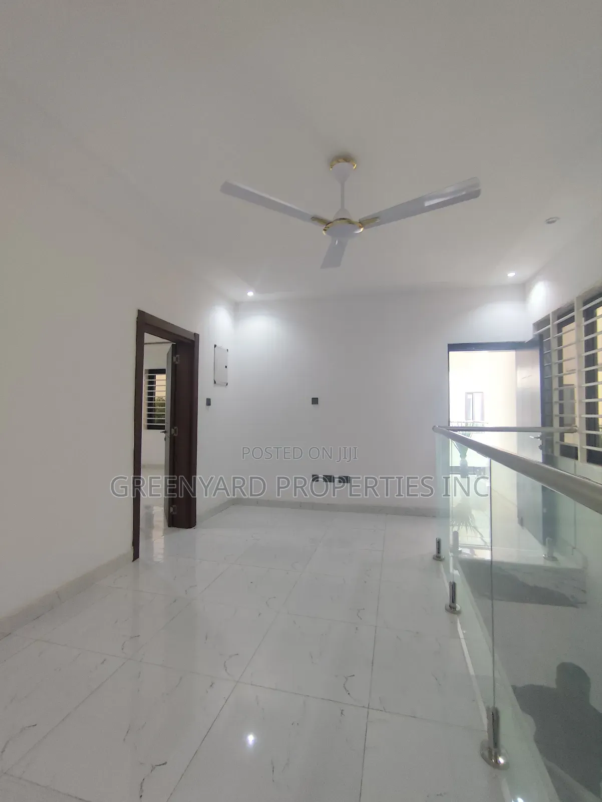 3bdrm Townhouse/Terrace in School Junction, Ashaley Botwe for sale