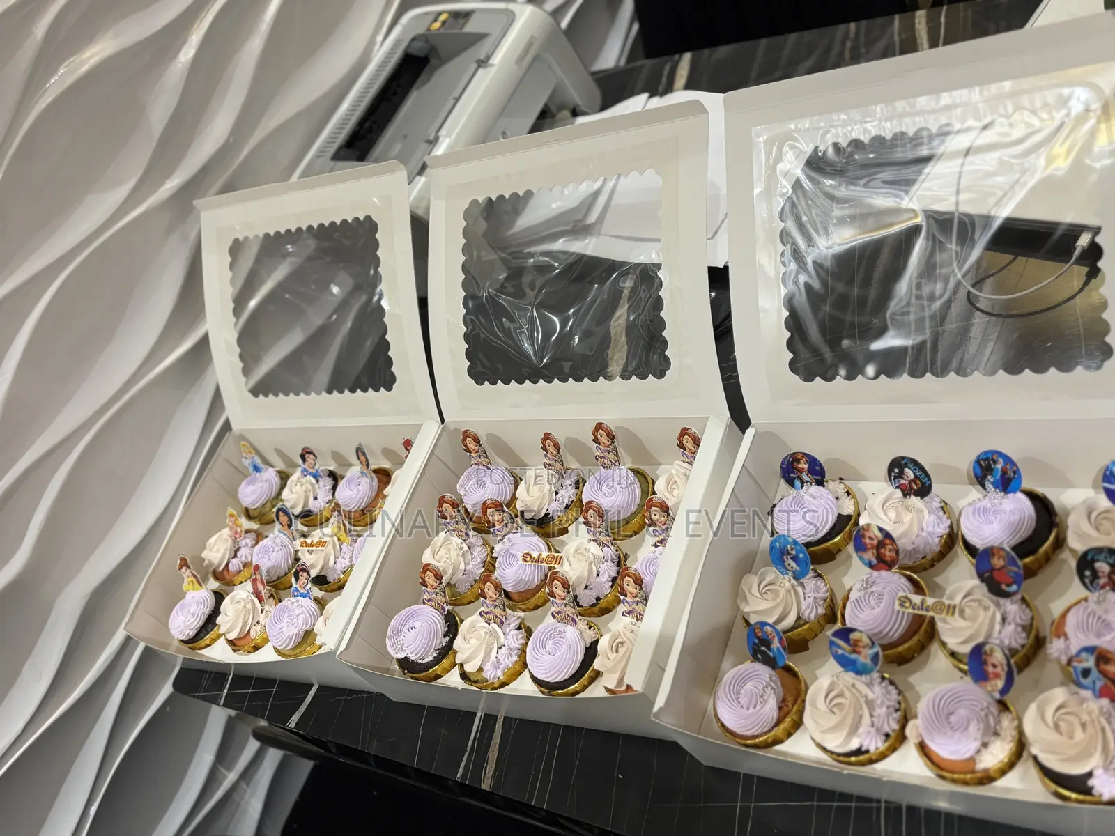 12pcs Cupcakes for 280cds