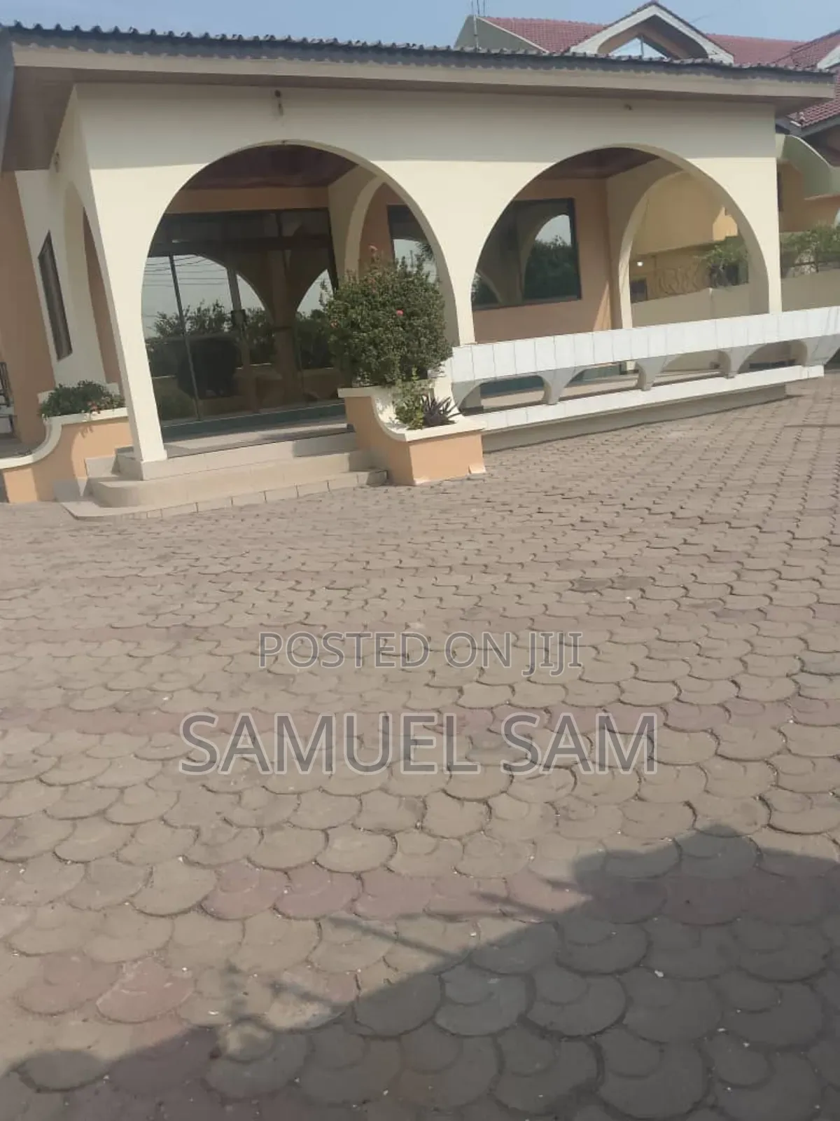 4bdrm House in Sos, Tema Metropolitan for rent