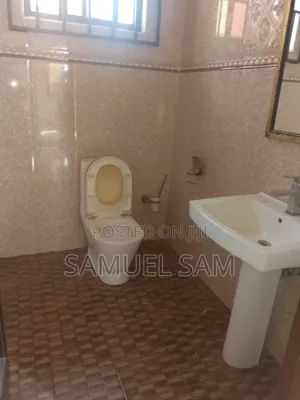 4bdrm House in Sos, Tema Metropolitan for rent