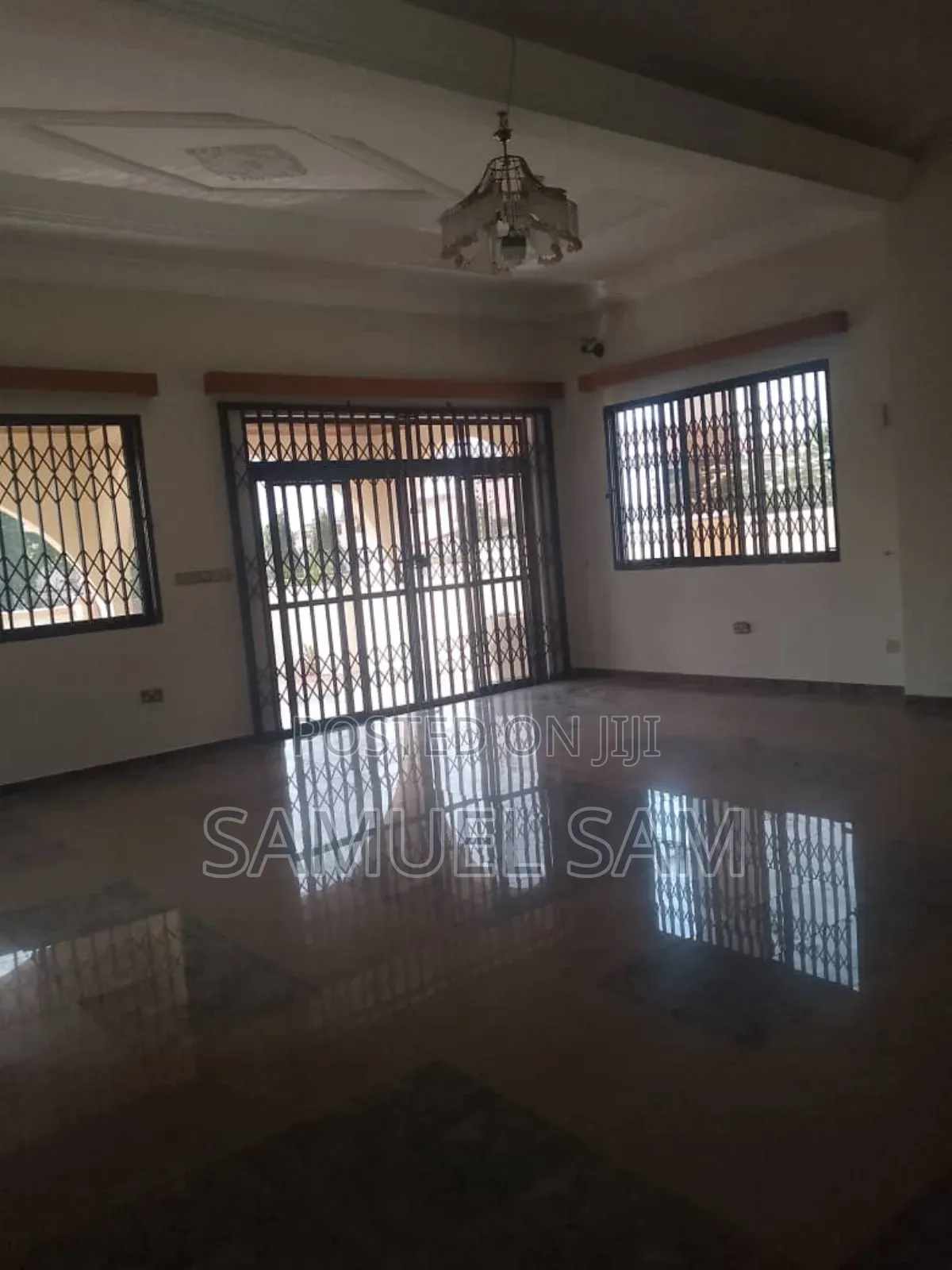 4bdrm House in Sos, Tema Metropolitan for rent