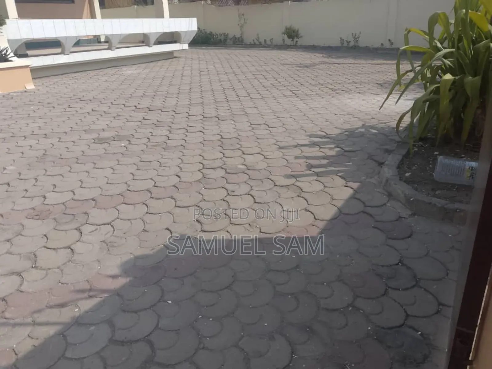 4bdrm House in Sos, Tema Metropolitan for rent