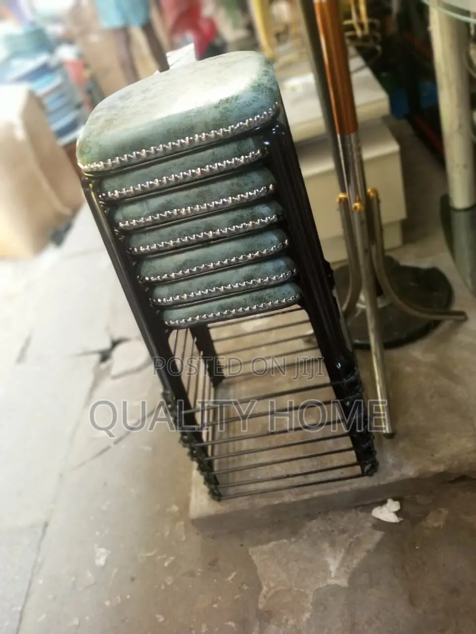 Dressing Chair/ Visitors Chair