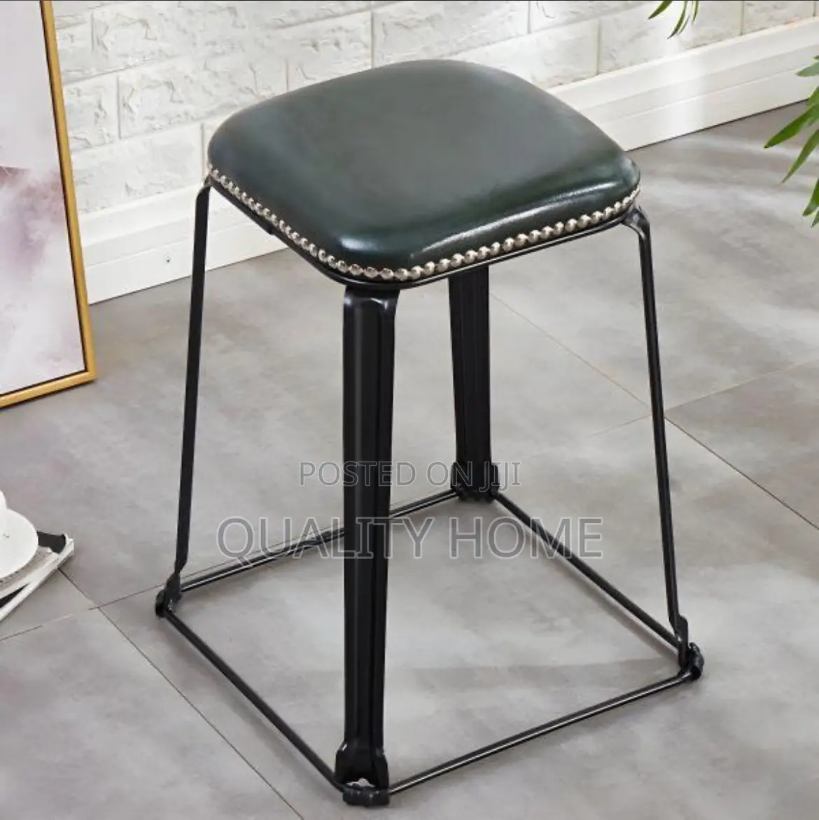 Dressing Chair/ Visitors Chair