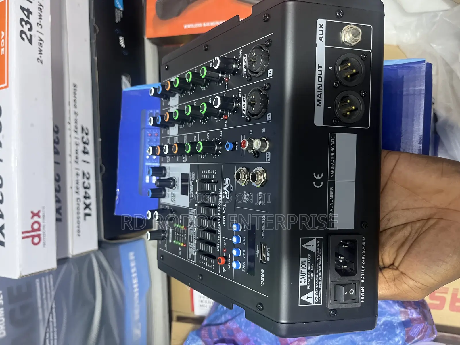 Mixer 4 Channel