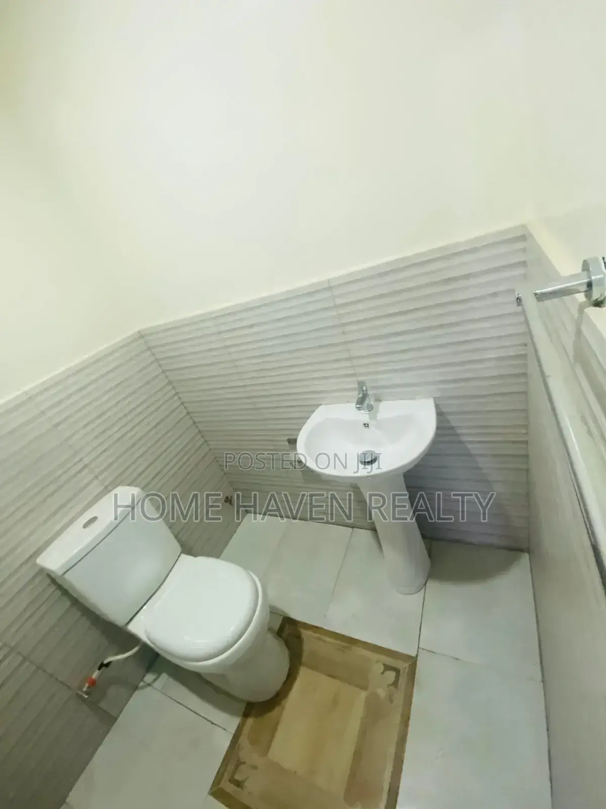 3bdrm Apartment in Abelemkpe for rent