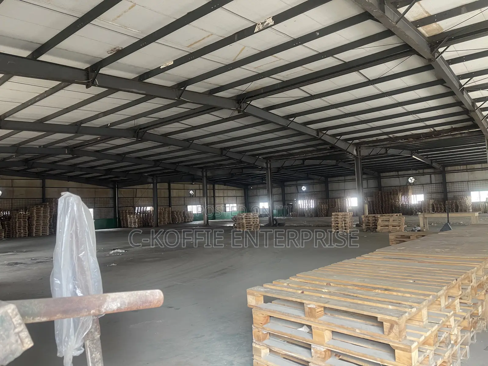 1,200 SQM Warehouse at Tema for Rent