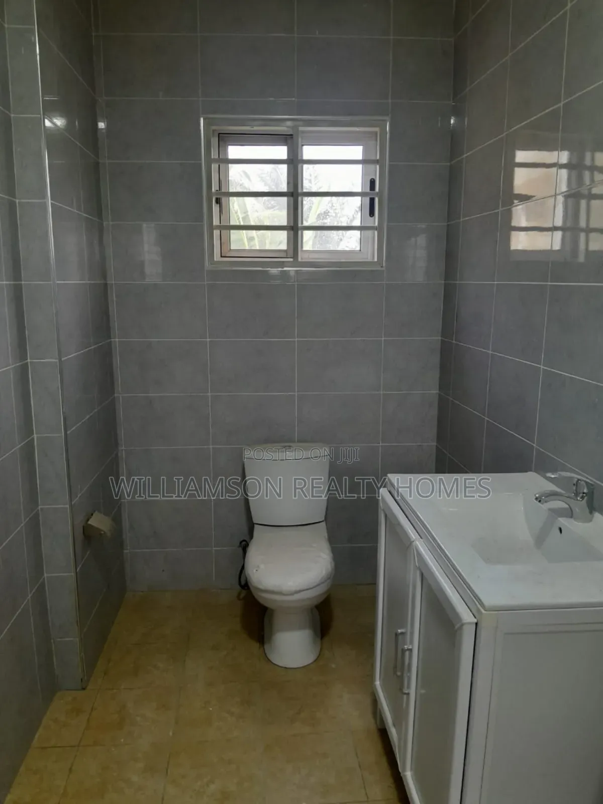 4bdrm House in Community 18 Area, Spintex for rent