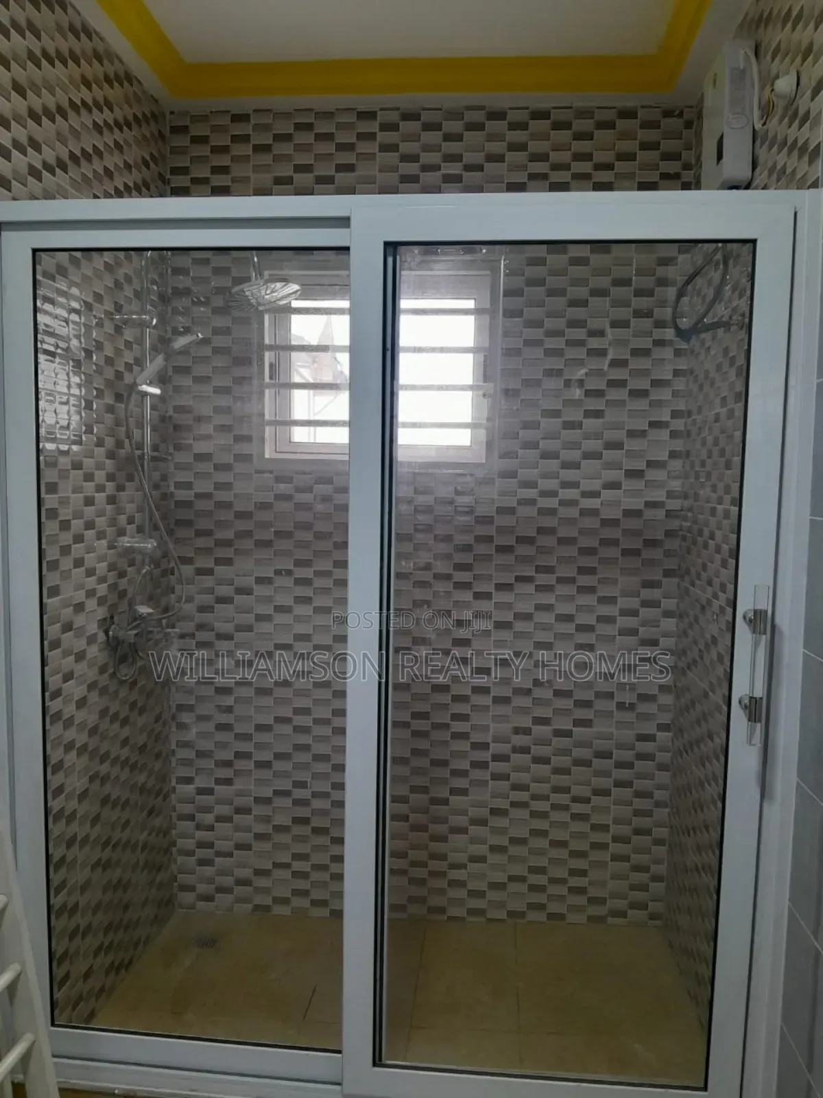 4bdrm House in Community 18 Area, Spintex for rent