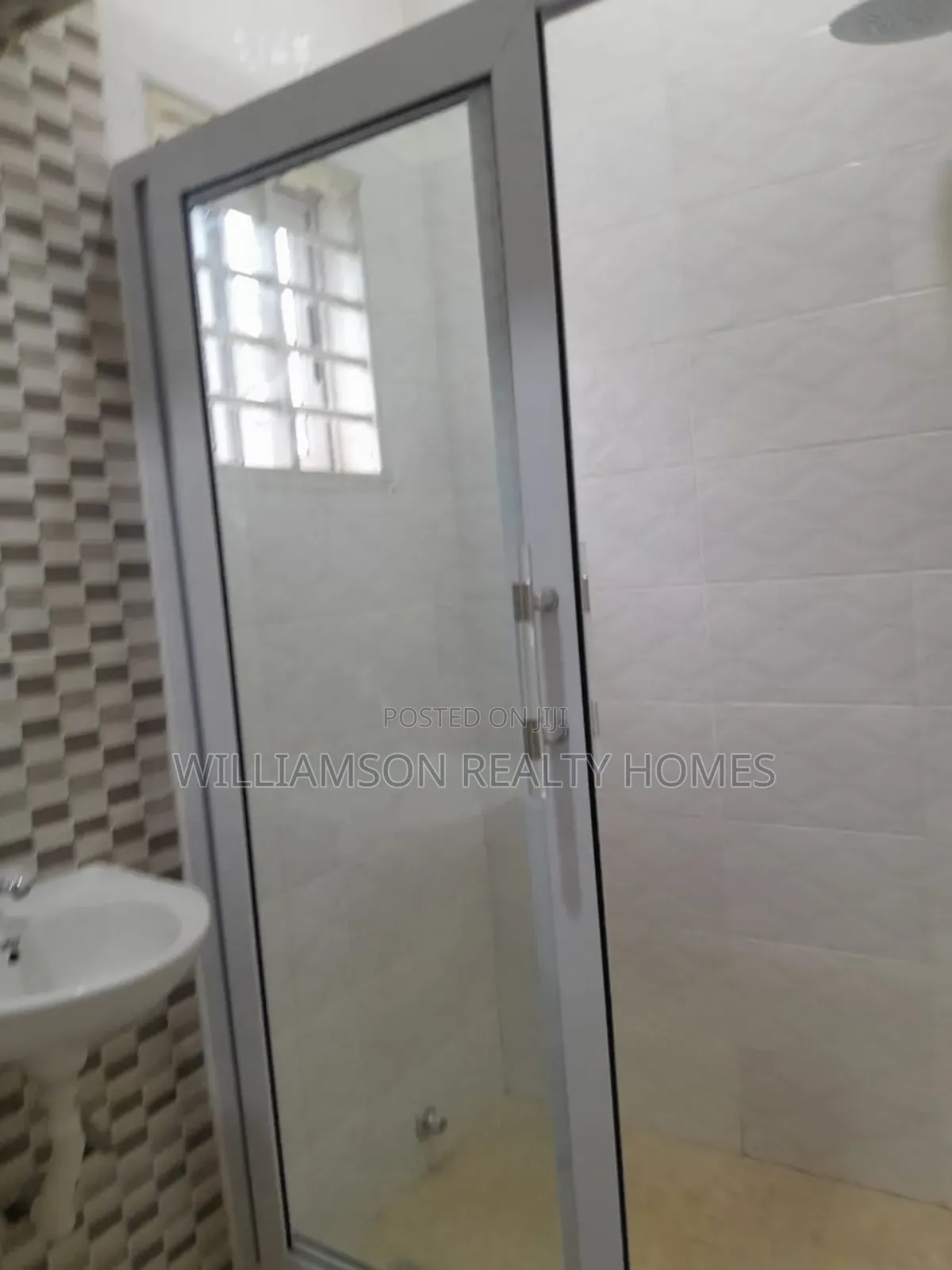 4bdrm House in Community 18 Area, Spintex for rent