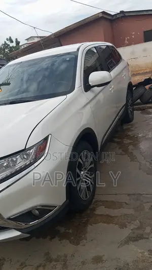 Mitsubishi Outlander ES FWD 2017 White