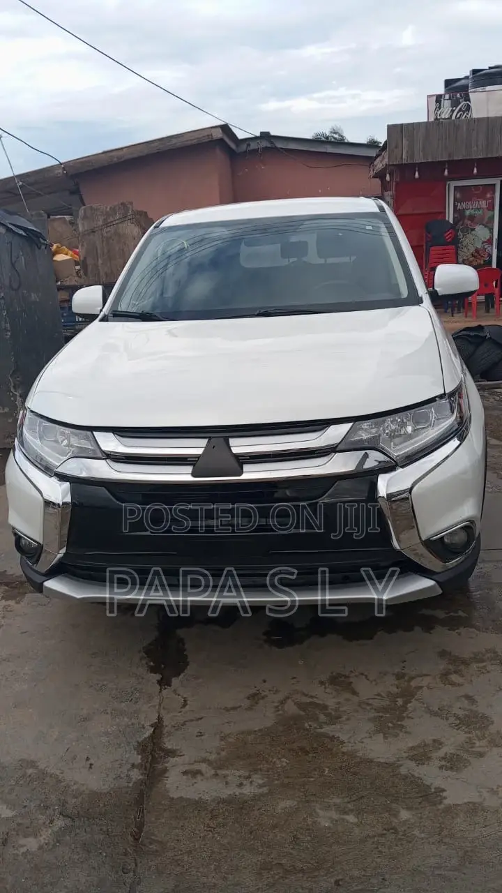 Mitsubishi Outlander ES FWD 2017 White