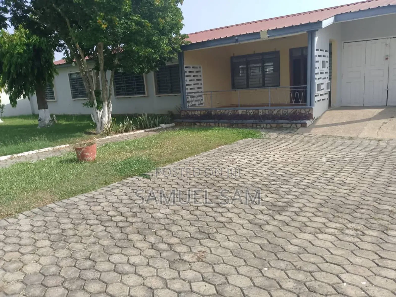 5bdrm House in Sos, Tema Metropolitan for rent