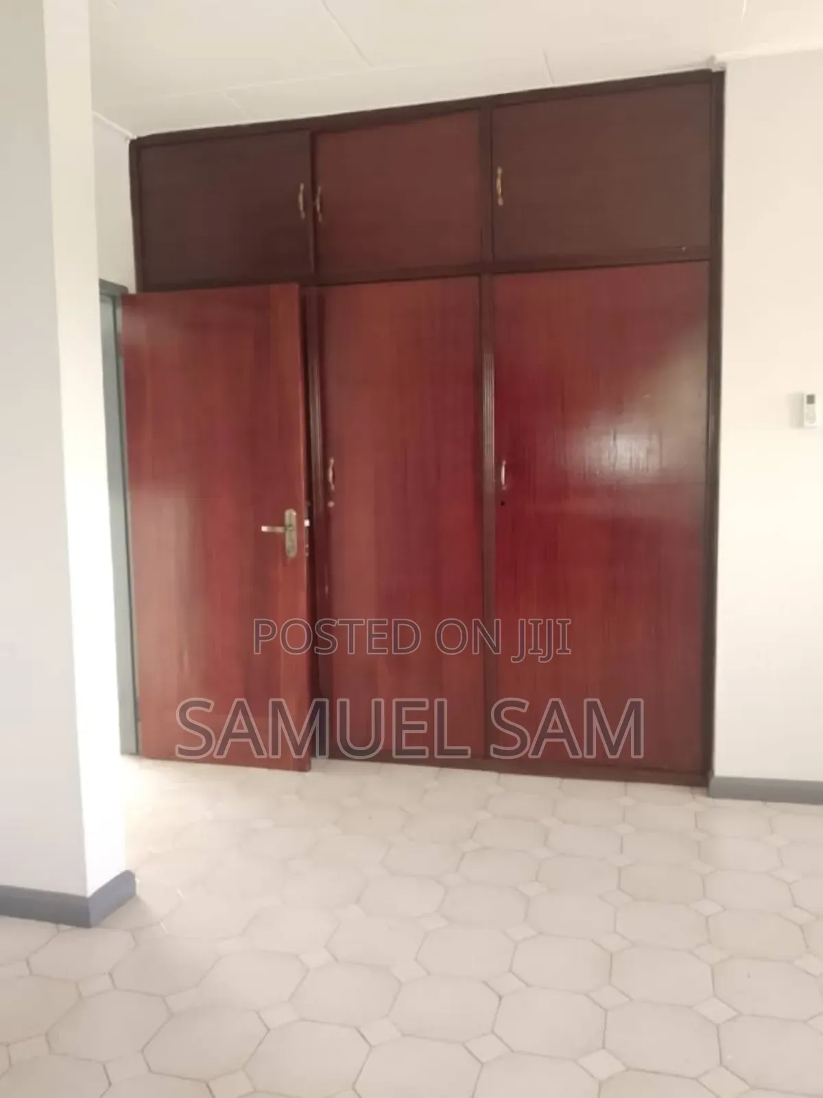 8bdrm House in Owo Junction, Tema Metropolitan for rent