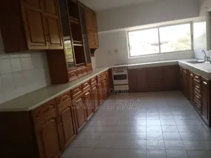 8bdrm House in Owo Junction, Tema Metropolitan for rent