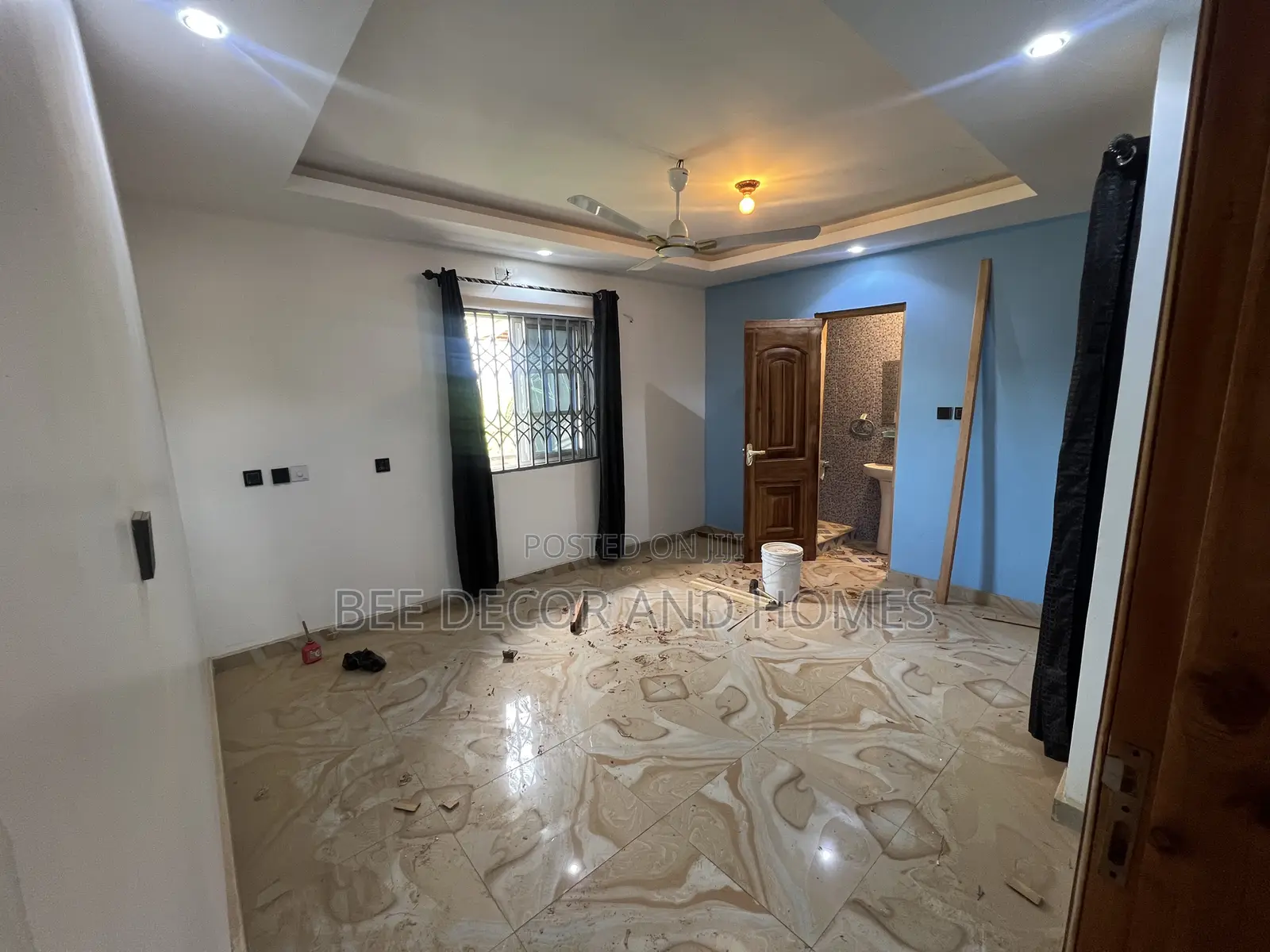 6bdrm House in Bee Decor & Homes, Old Ashomang for rent