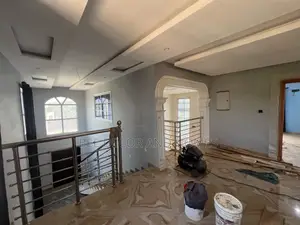 6bdrm House in Bee Decor & Homes, Old Ashomang for rent