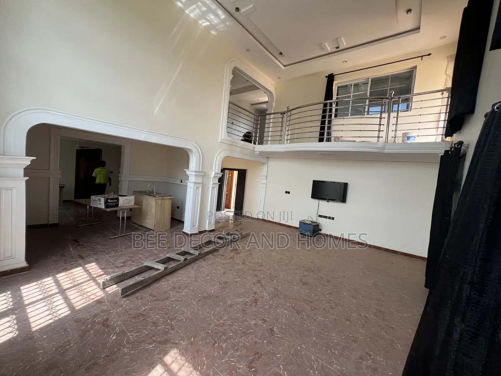6bdrm House in Bee Decor & Homes, Old Ashomang for rent