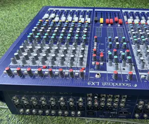 Soundcraft Signature 24-Channel Mixer