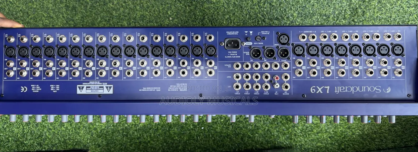 Soundcraft Signature 24-Channel Mixer