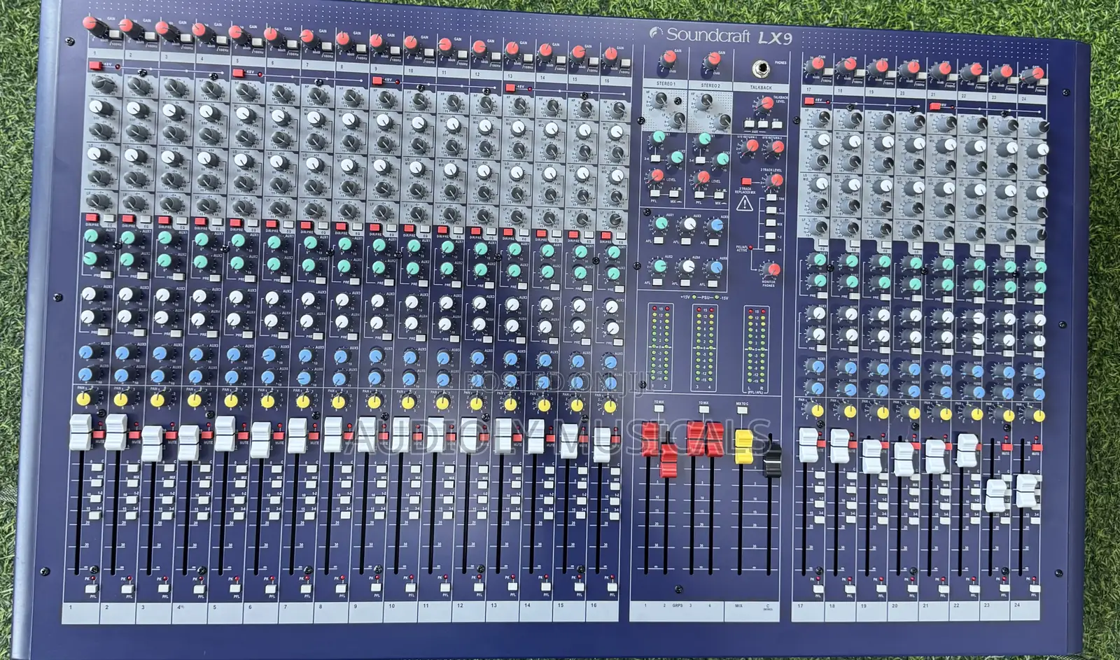 Soundcraft Signature 24-Channel Mixer