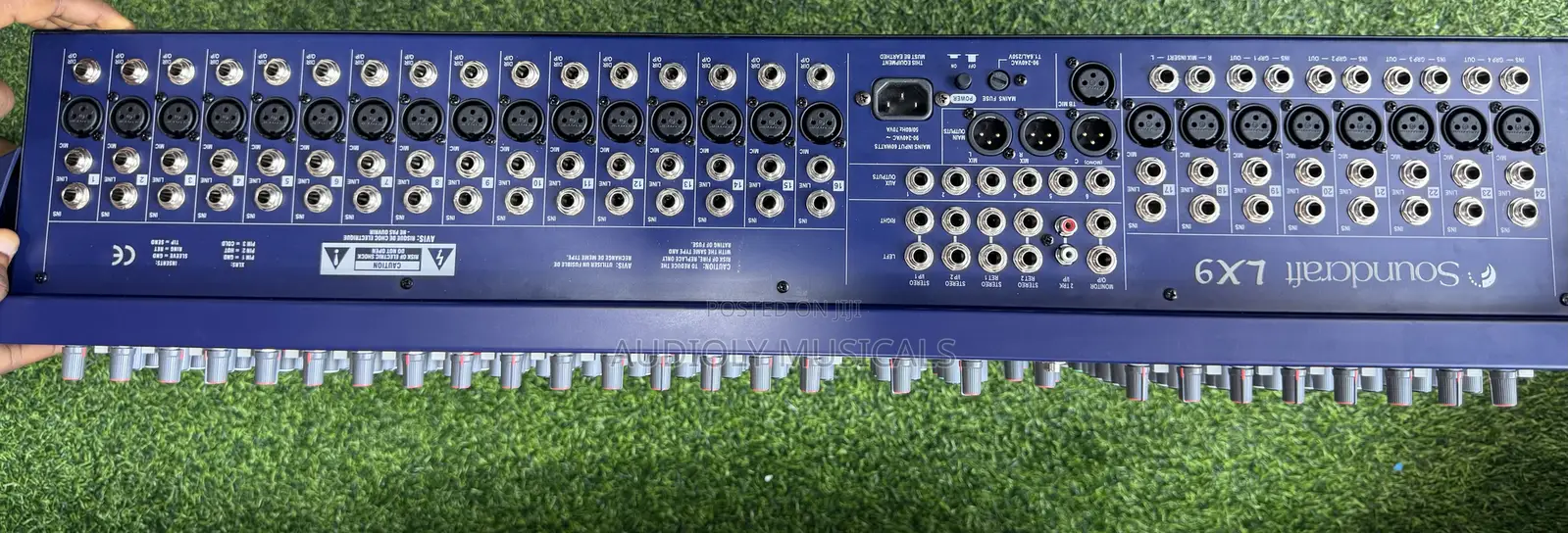 Soundcraft Signature 24-Channel Mixer
