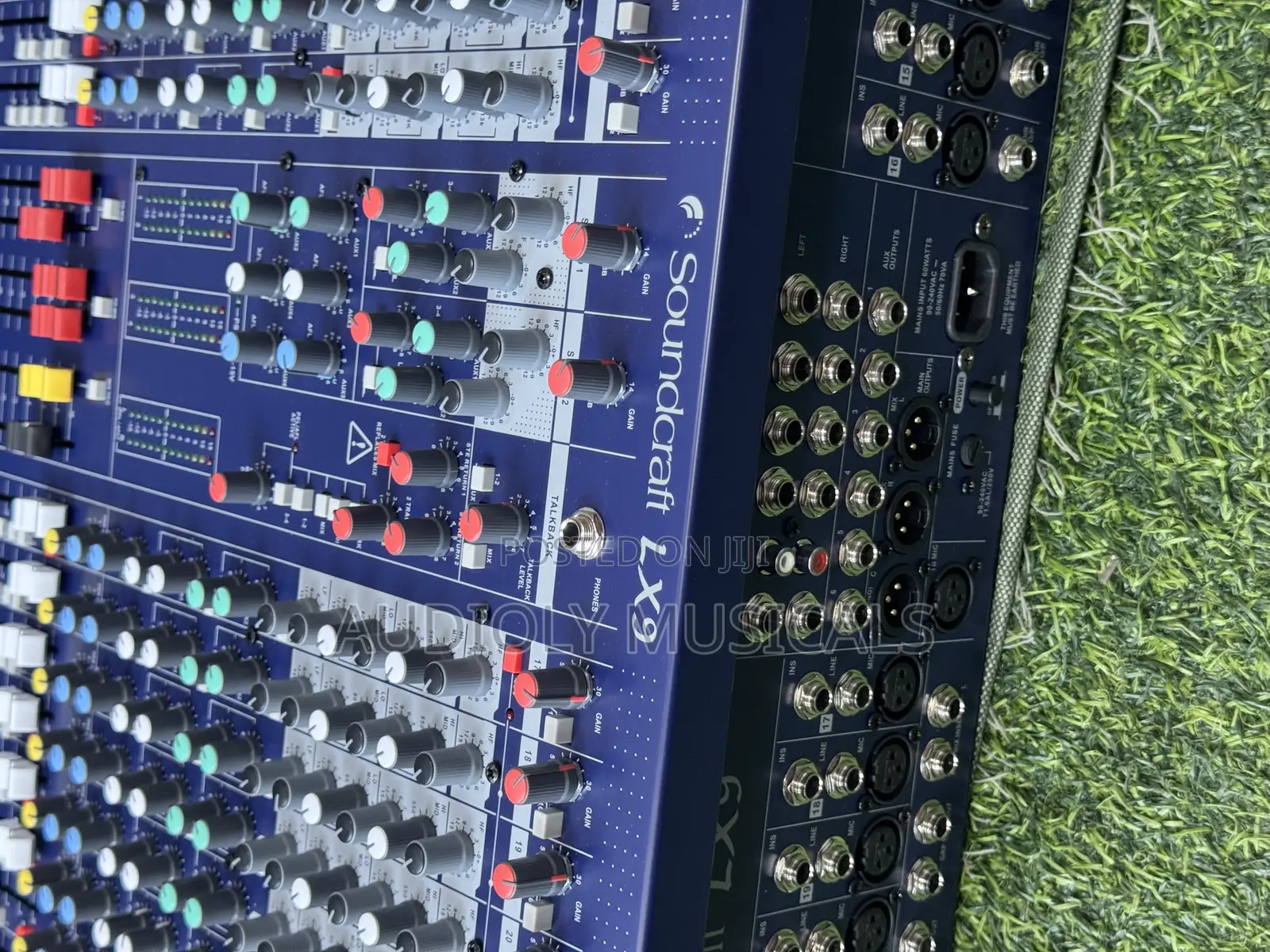 Soundcraft Signature 24-Channel Mixer