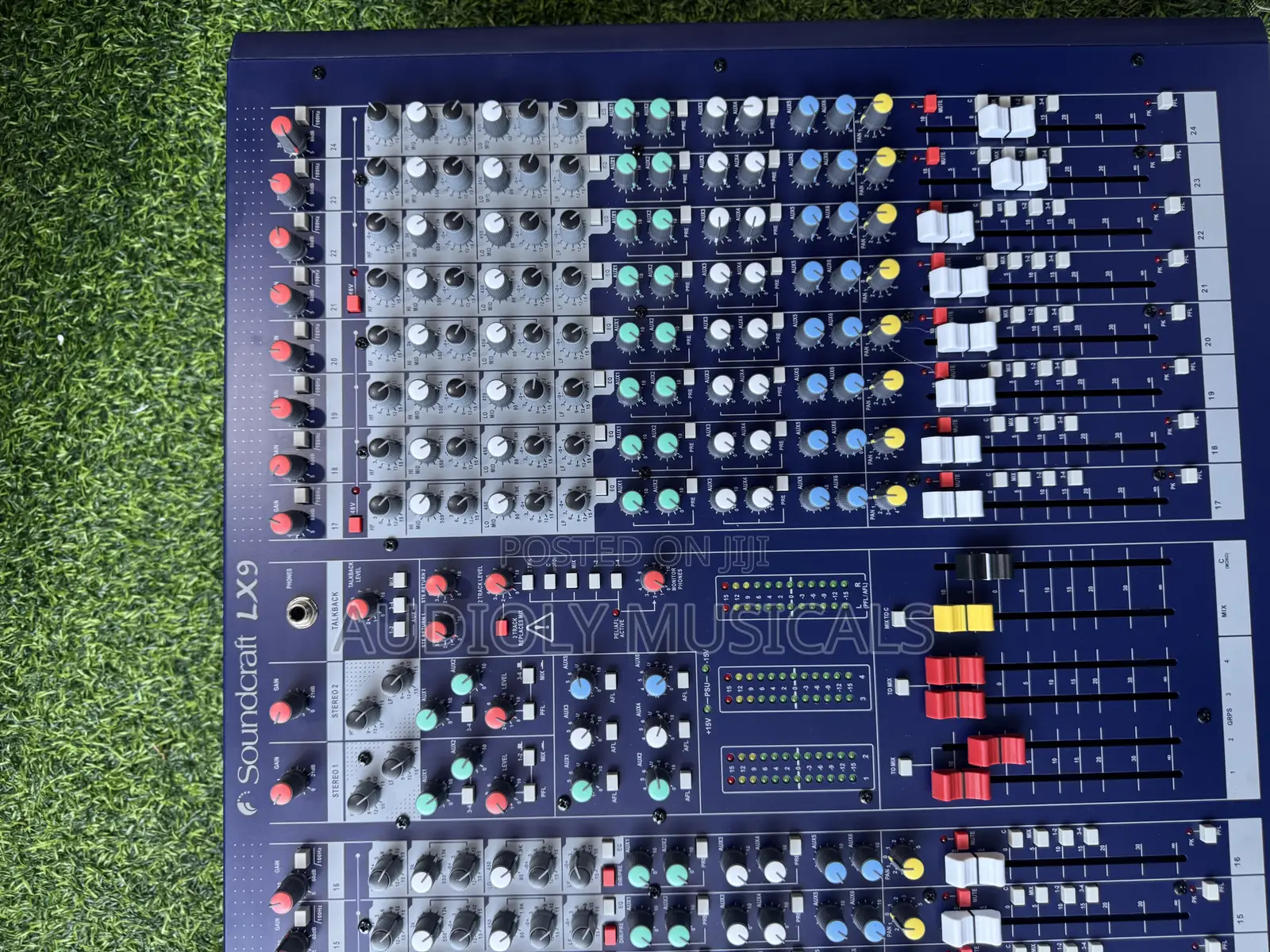 Soundcraft Signature 24-Channel Mixer