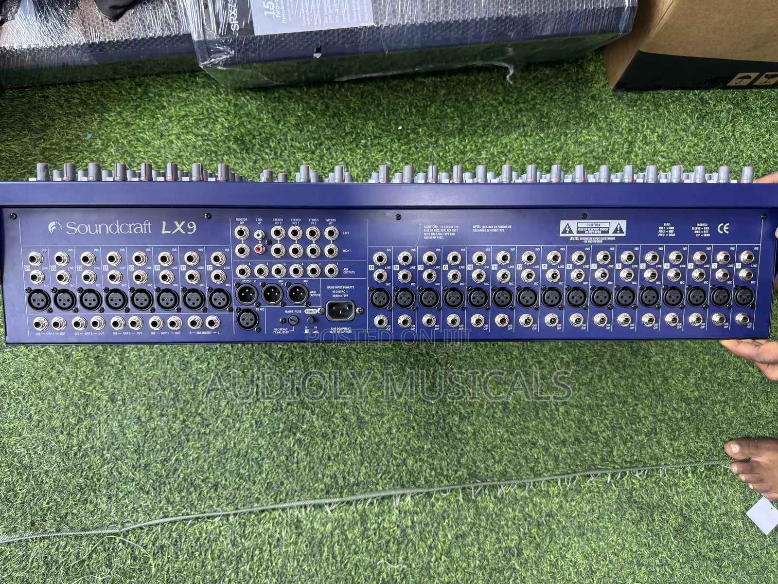 Soundcraft Signature 24-Channel Mixer