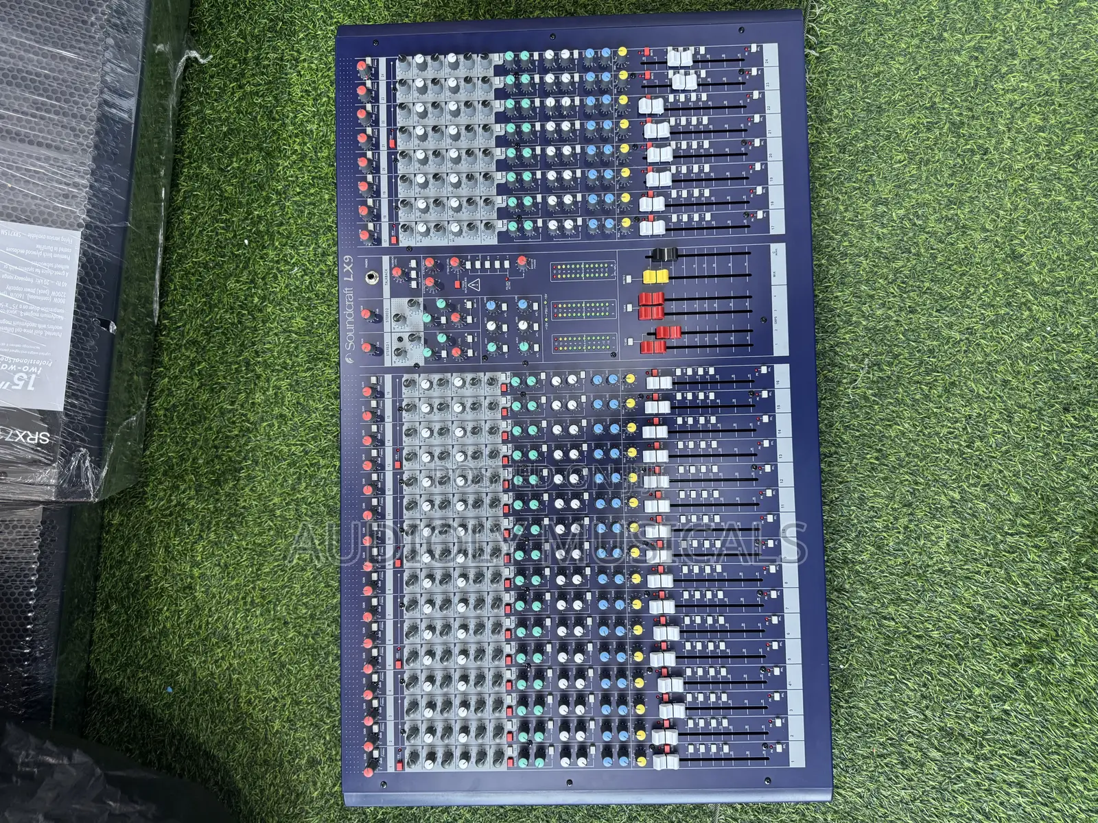 Soundcraft Signature 24-Channel Mixer