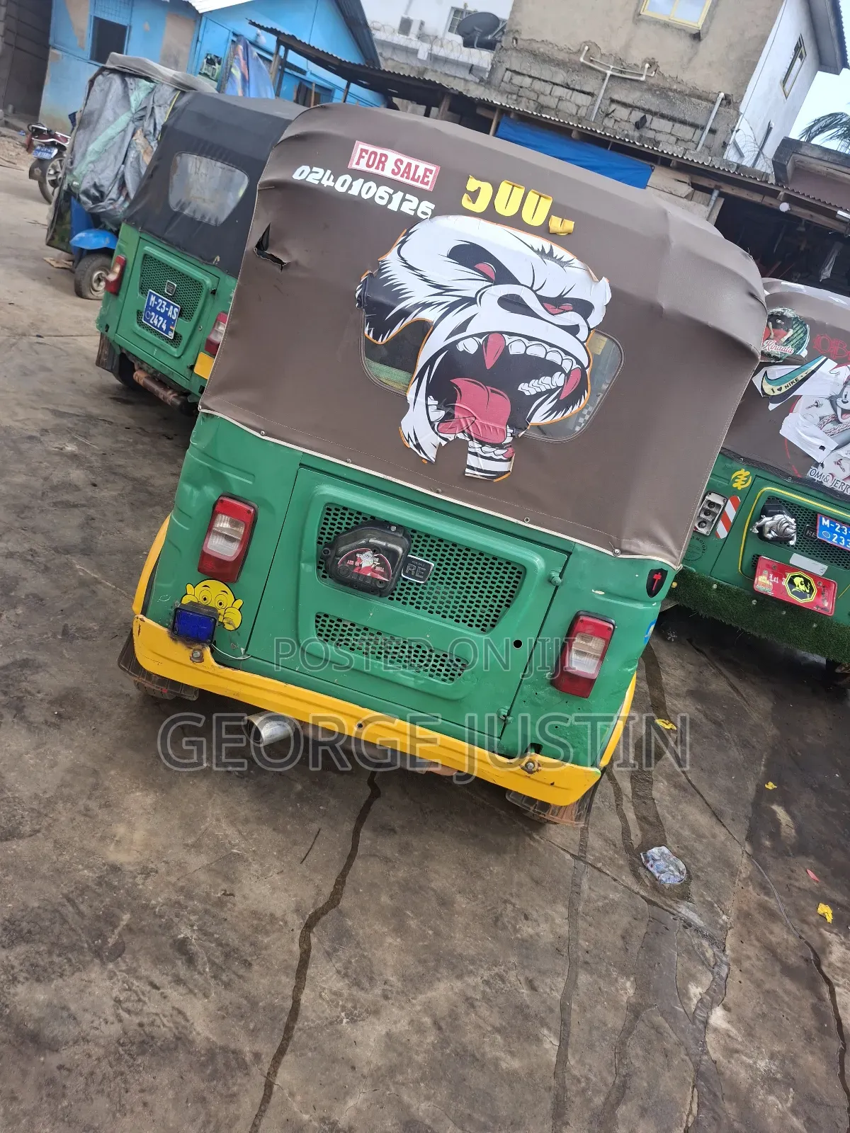 Bajaj RE 2024 Green