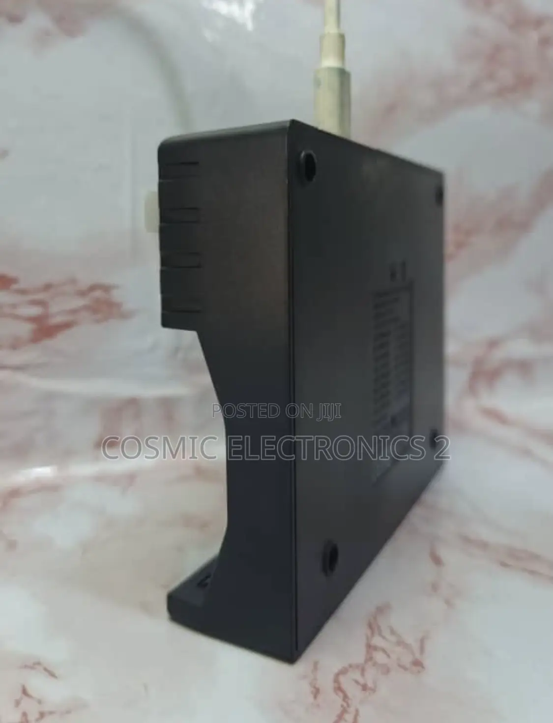 Manddlab LCD-006 Smart 8-Slot Battery Charger