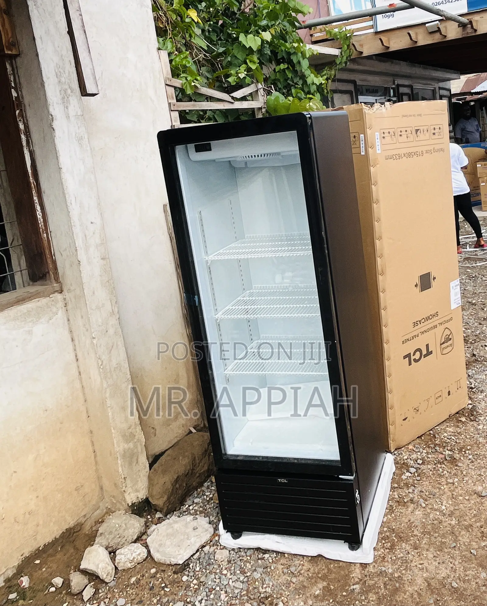 Super Chilling TCL F215cb 215 Litres Display Fridge(Black)
