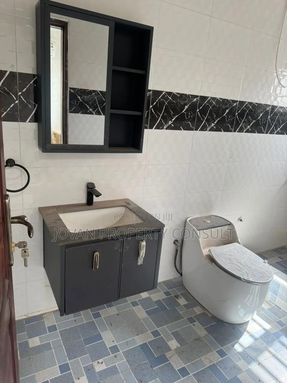 4bdrm House in Tantra Hill, Achimota for sale
