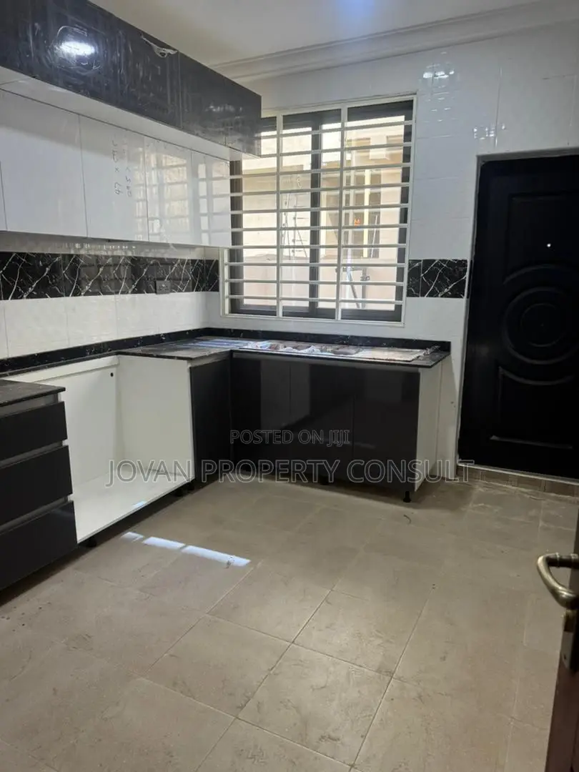 4bdrm House in Tantra Hill, Achimota for sale