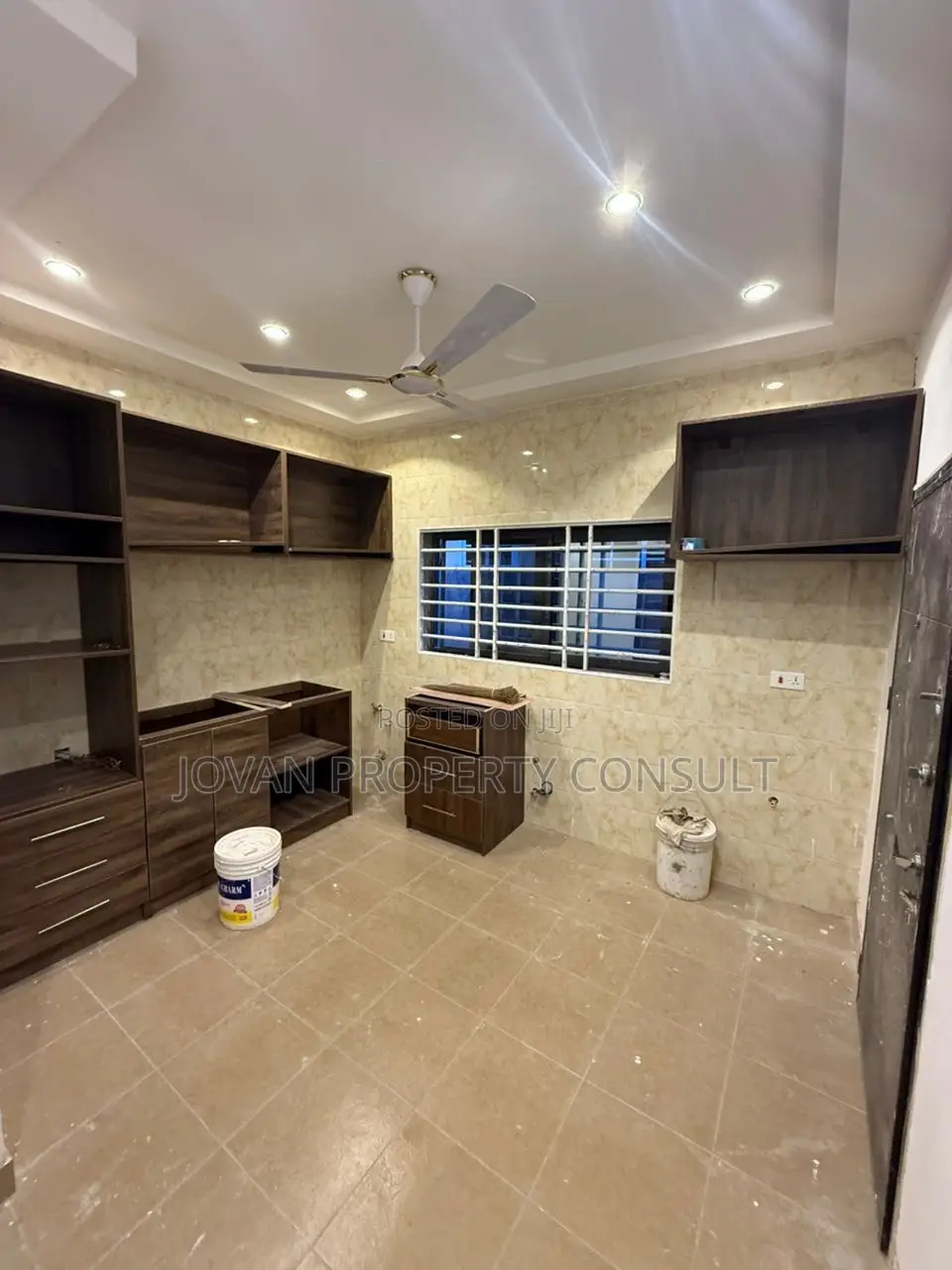 3bdrm House in Ablekuma Odumasi, Ga West Municipal for sale