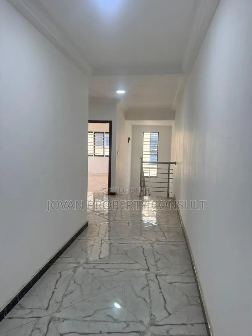 4bdrm House in Achimota Tantra Hill for sale