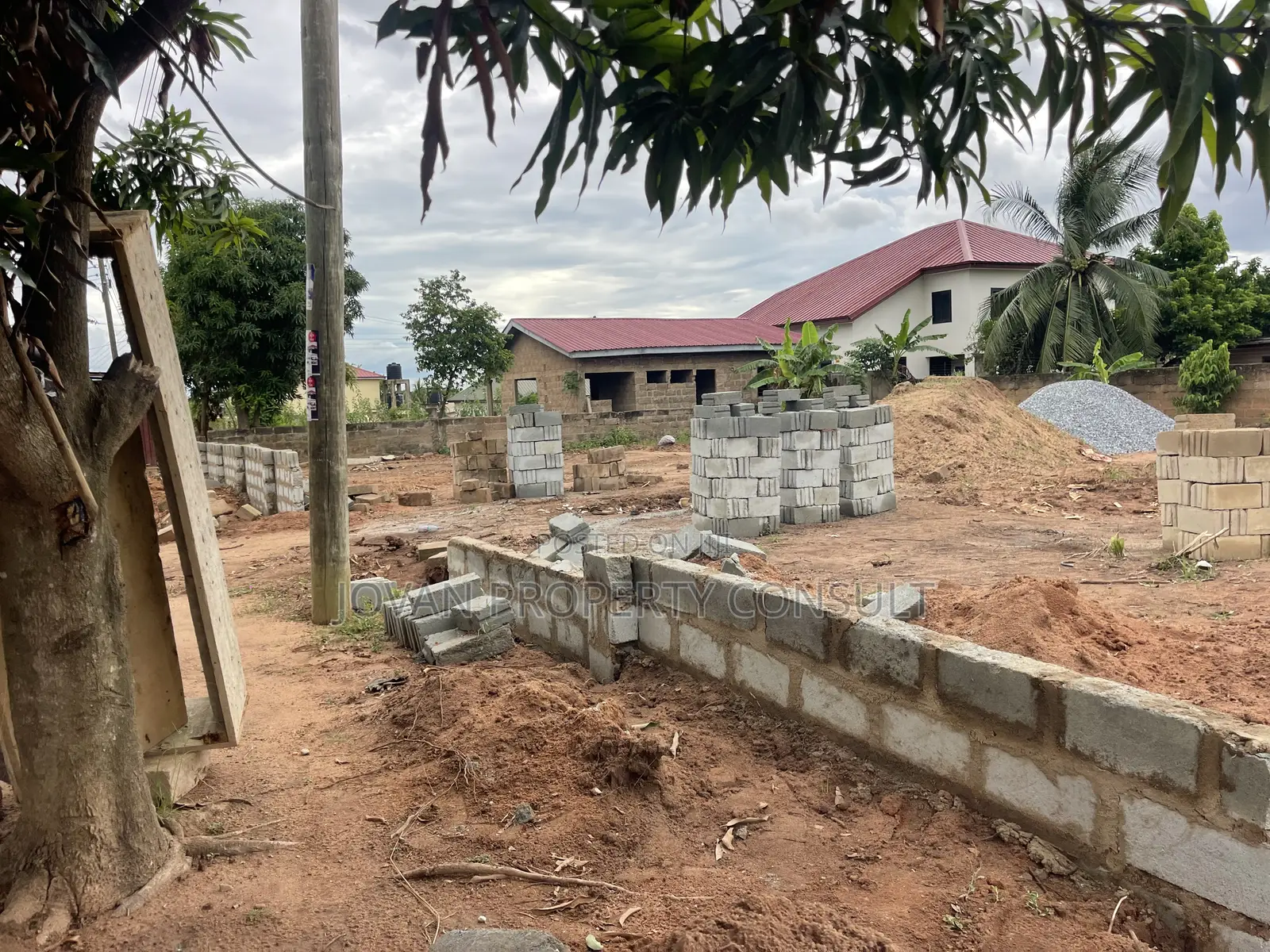Title Land for Sale at Amasaman Tv3 Going for 500,000 Cedis.